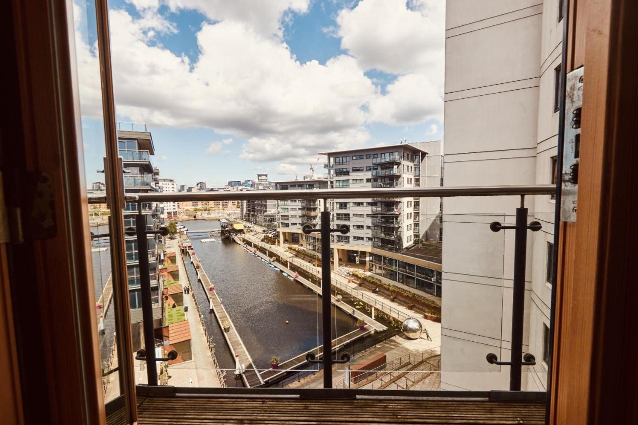Deluxe River Canal View & Free Secure Parking! 利兹 外观 照片