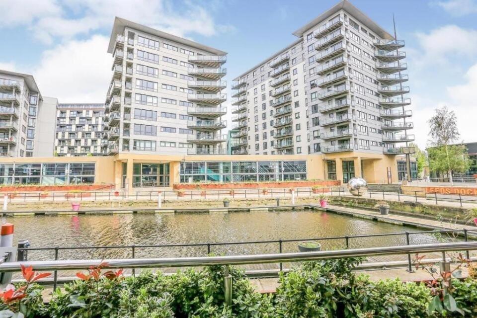 Deluxe River Canal View & Free Secure Parking! 利兹 外观 照片