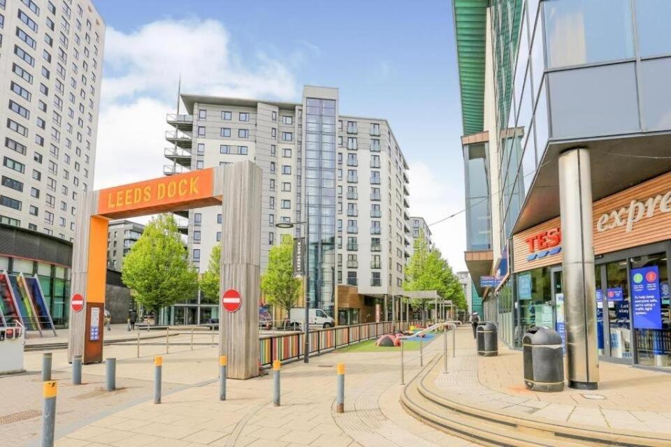 Deluxe River Canal View & Free Secure Parking! 利兹 外观 照片